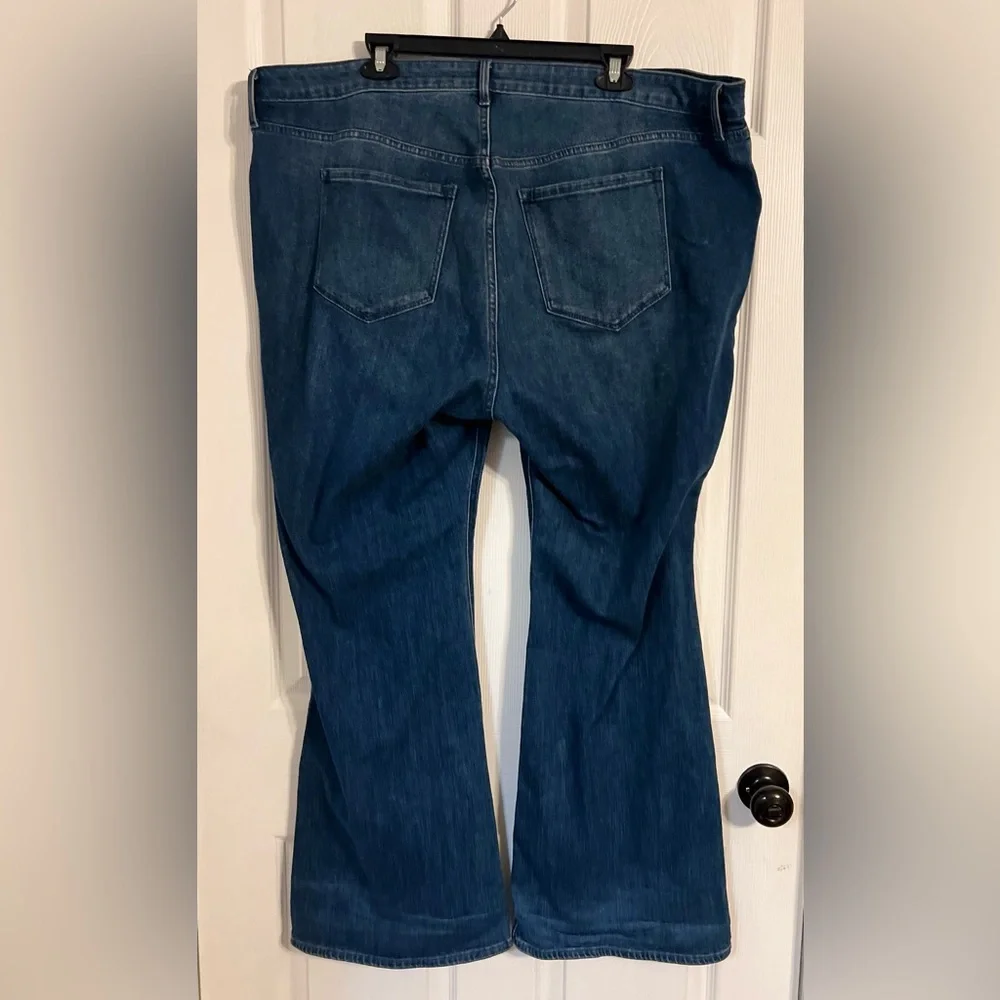 Old Navy Women’s Size 22 High Rise WOW Flare Medium Wash Blue Jeans - Picture 2 of 14